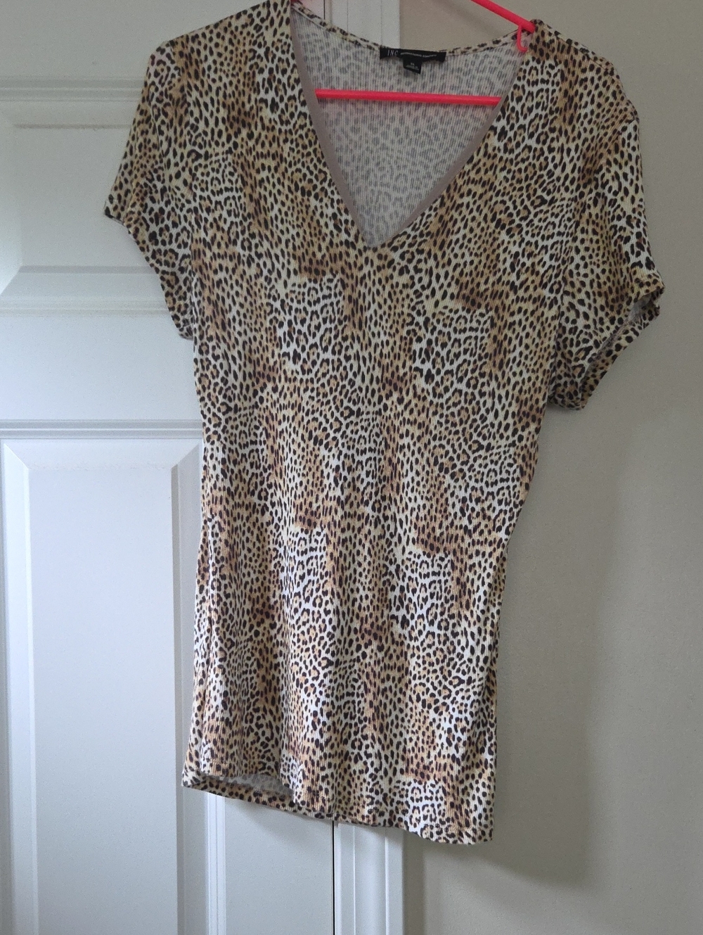 INC International Concepts Leopard Print V-Neck Short Sleeve Top - Beige/Brown